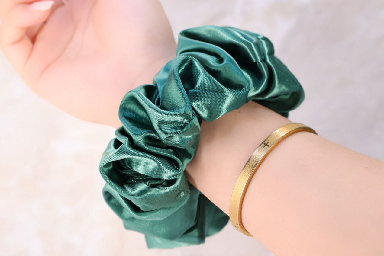 Shiny teal