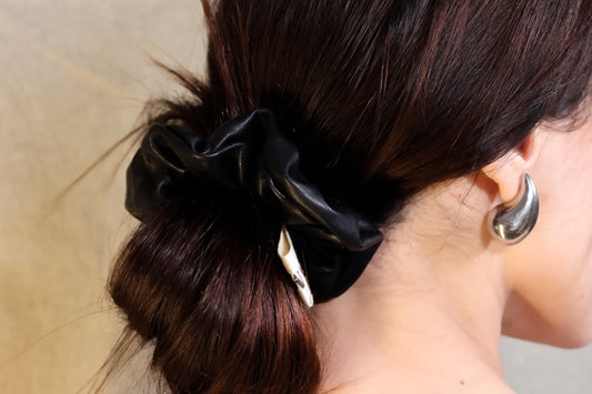 Black leather xL scrunchie